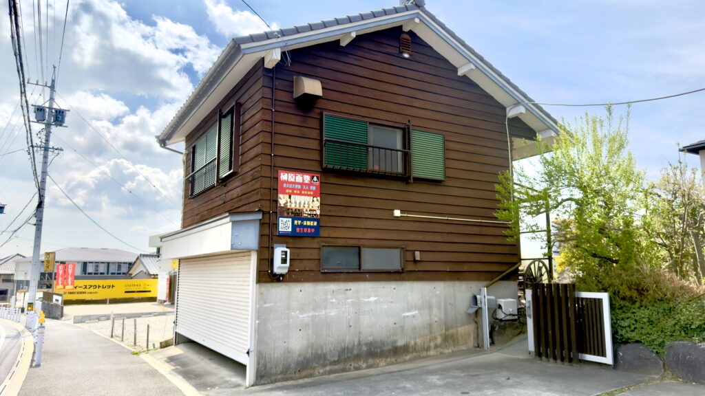 作家井原が塾岡崎教室塾舎